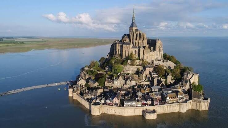 L'abbaye à marée haute — Mont Saint-Michel