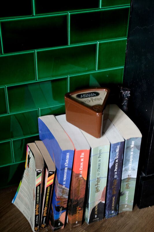 Livres et jeu de société — La Chambre du Sorcier, logement près du Mont Saint-Michel