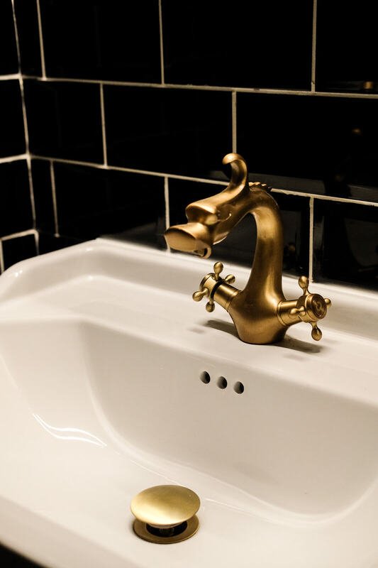 Robinet dragon — La Chambre du Sorcier, logement près du Mont Saint-Michel